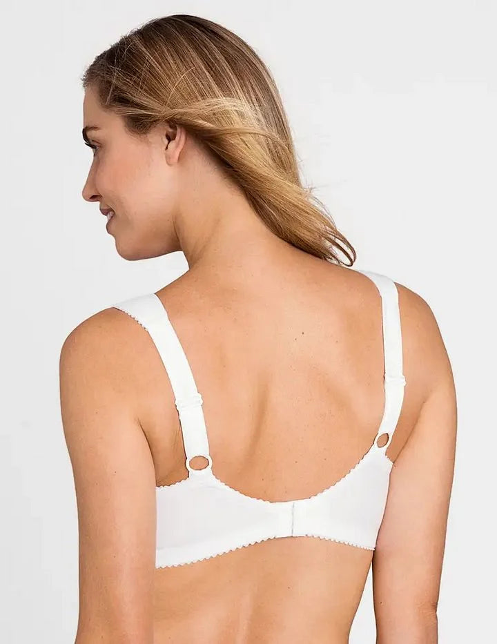 „Triumph“ – 4 vnt. pakuotė (75A-115F) 💝 Nėriniuota liemenėlė