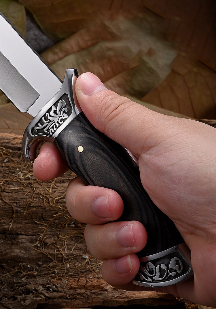 Didelio kietumo reljefinis peilis + gražus odinis dėklas